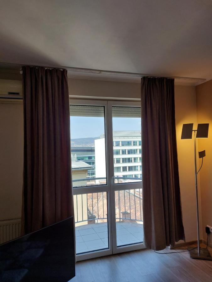Flat At The Edge Of The Center + Parking Apartment Budapest Exterior photo
