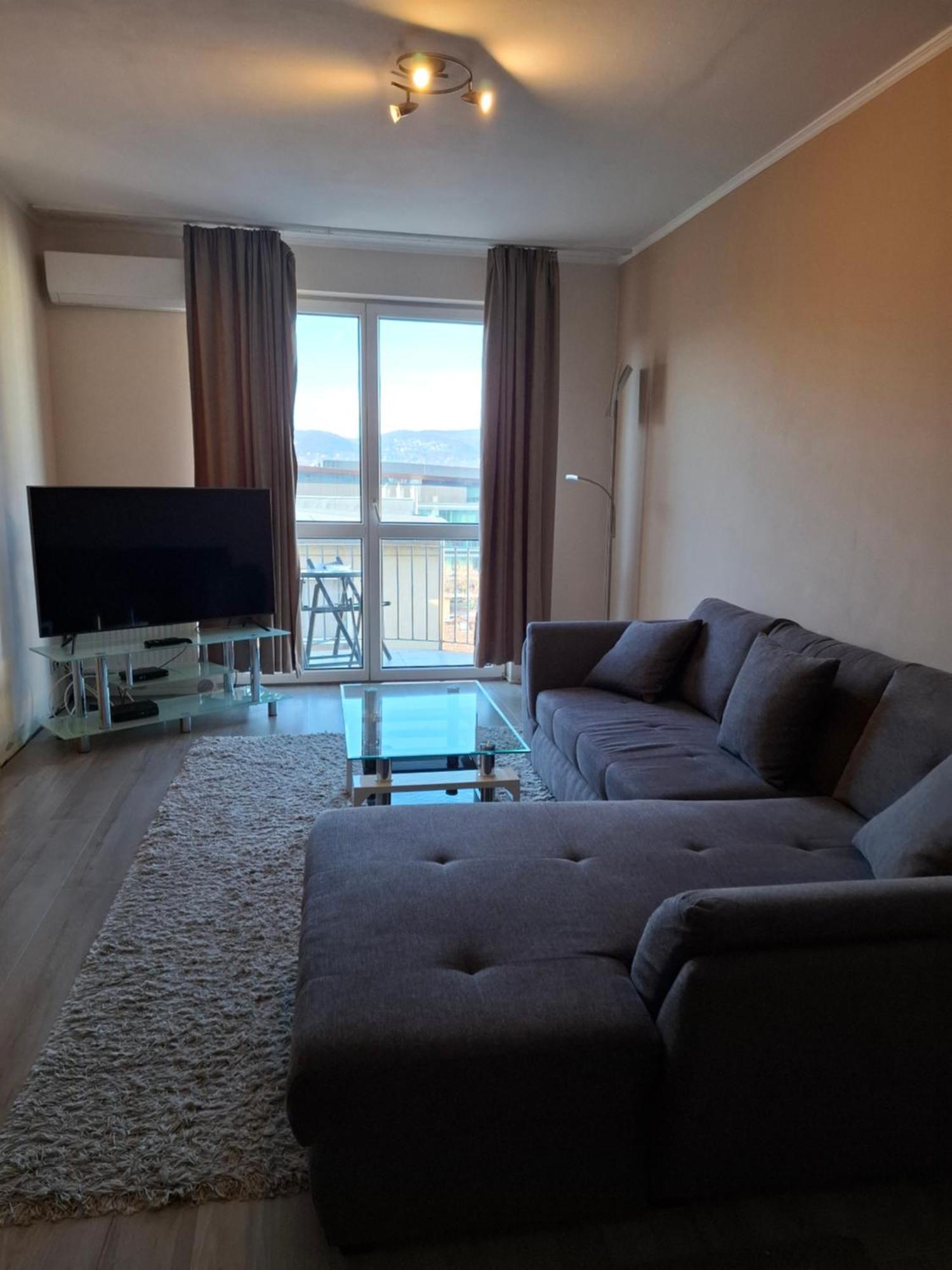 Flat At The Edge Of The Center + Parking Apartment Budapest Exterior photo